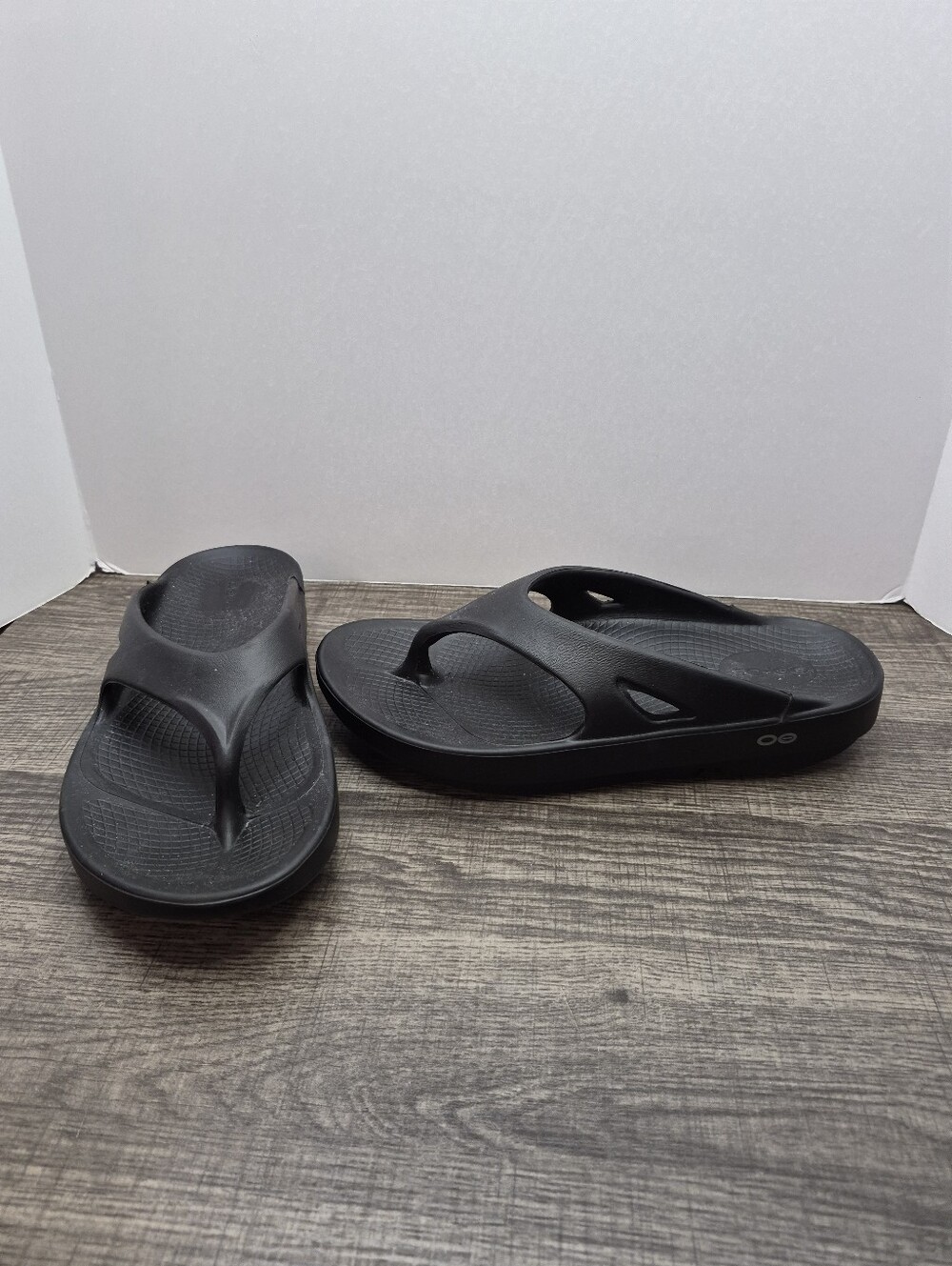 Oofos Ooriginal Recovery Thong Sandals Flip Flops Womens 9 / Mens 7
